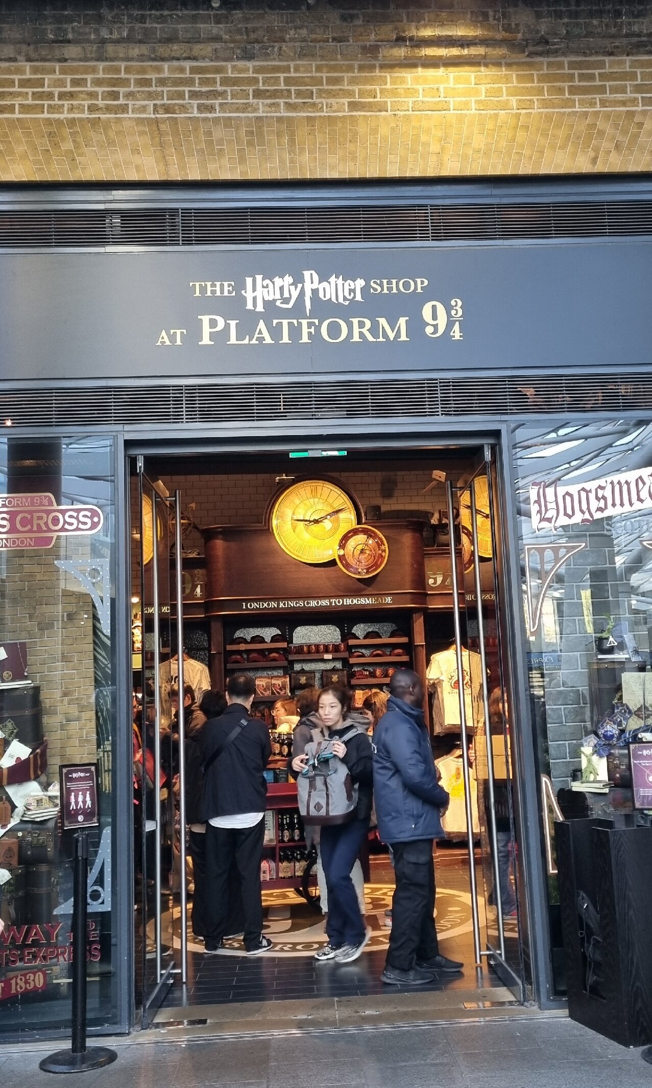 Harry Potter Shop at Platform 9 3/4 - All You Need to Know BEFORE You Go  (2024)