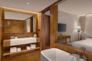 Room & Suite