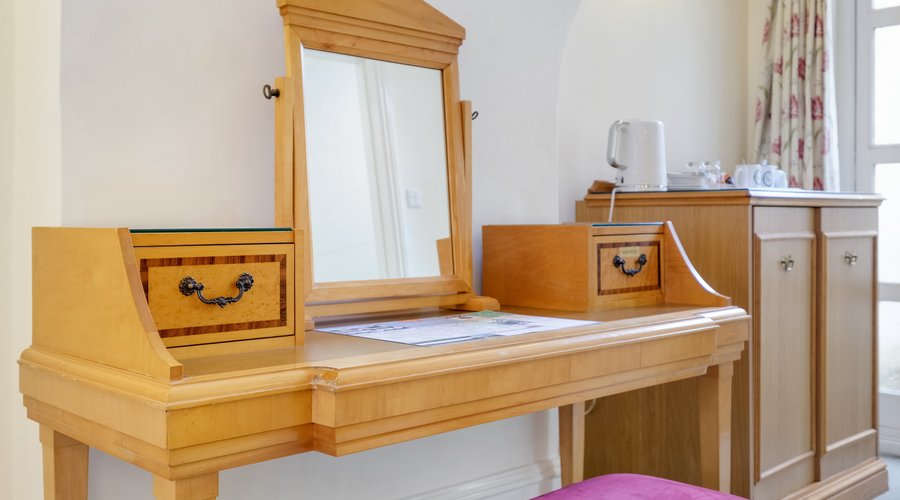 Victoria Guest Room