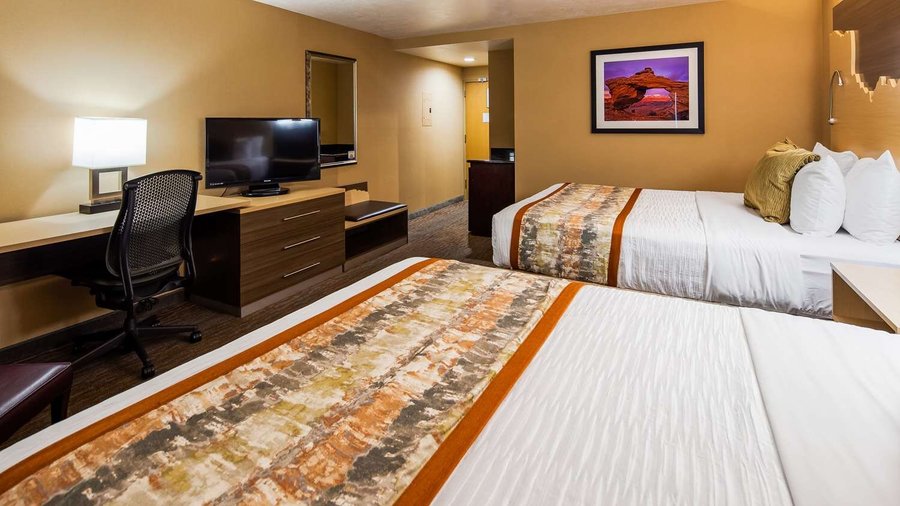 Standard Double Queen Guest Room