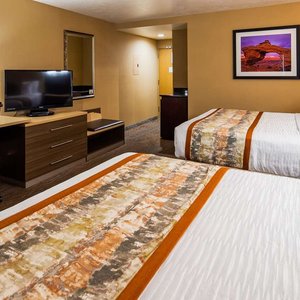 Standard Double Queen Guest Room