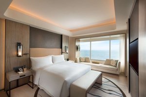 Room & Suite