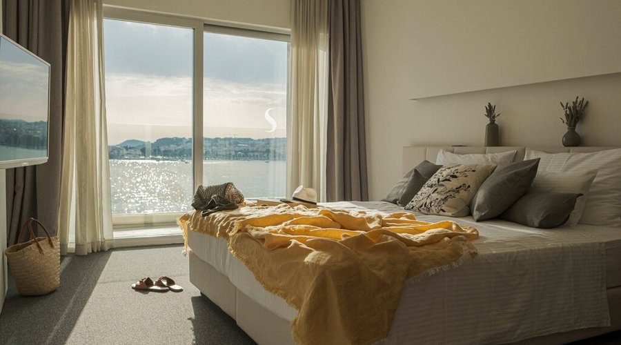 Superior sea view room