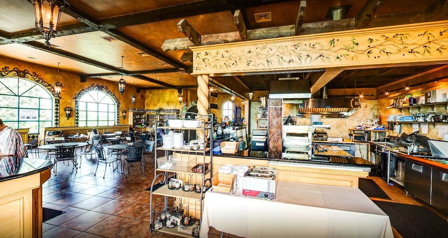 Tuscan decor & ambiance