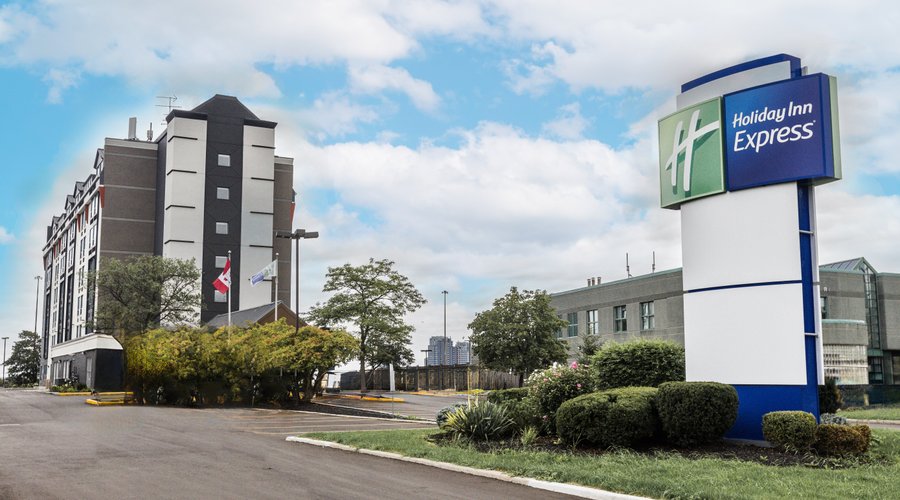 Welcome to Our Hotel Near Toronto Airport.