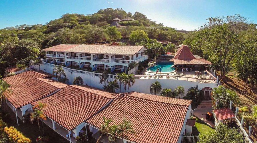 Aerial view of BW Tamarindo Vista Villas, rooms, pool and bar.