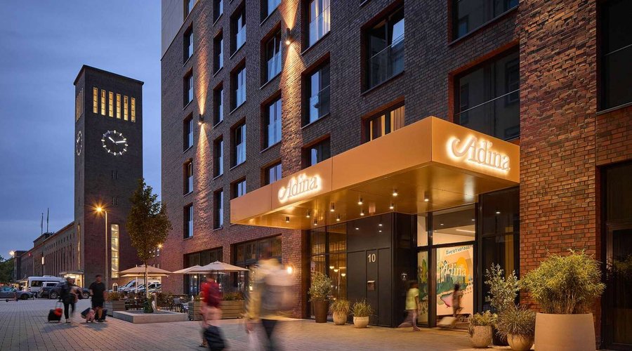 Adina Hotel Dusseldorf exterior night