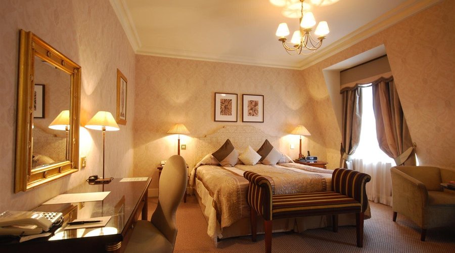 Deluxe room leonard