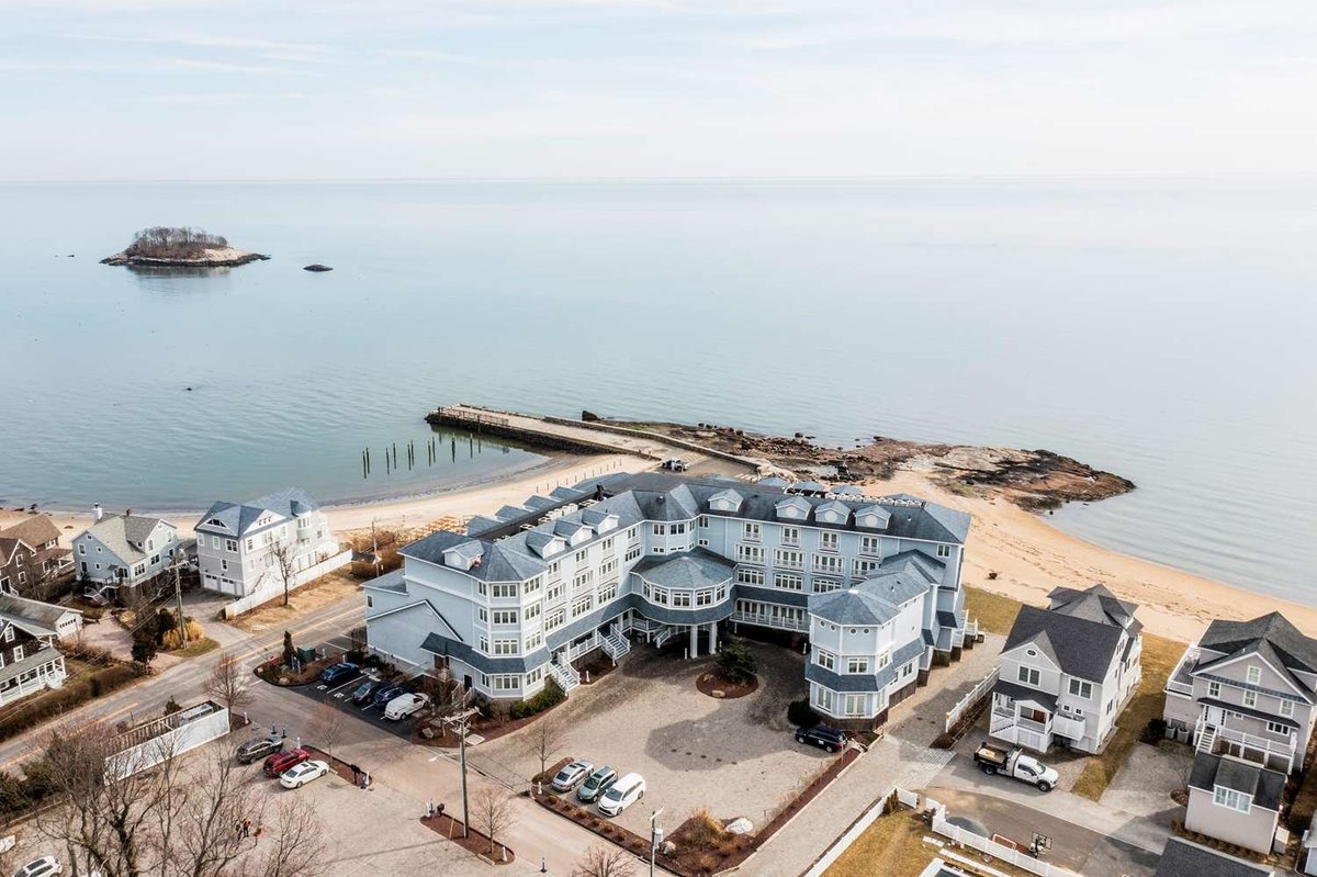 Top Waterfront Hotels in North Fork for Stunning Views and Comfort