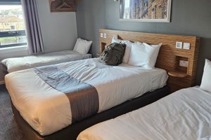 Room & Suite