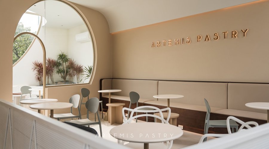 Spacious space, modern style. A great place to gather friends