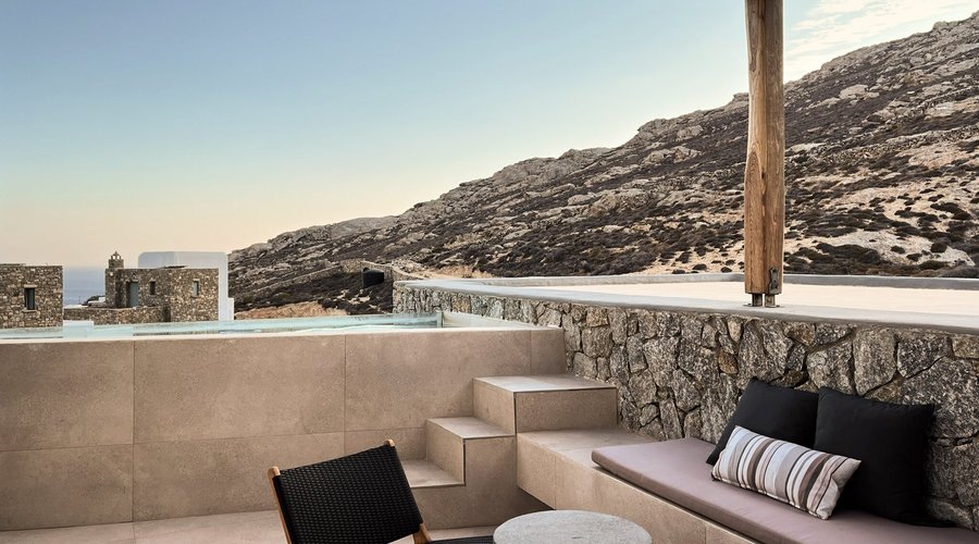 Design Sea View Suites upper floor with Private Pool
