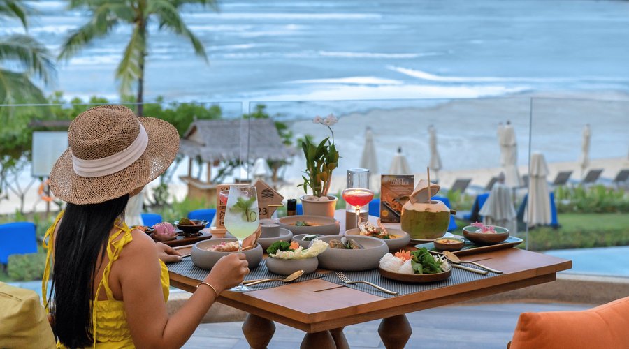 Tamarind, Innovative Thai Cuisine - outdoor terrace dinner ambience