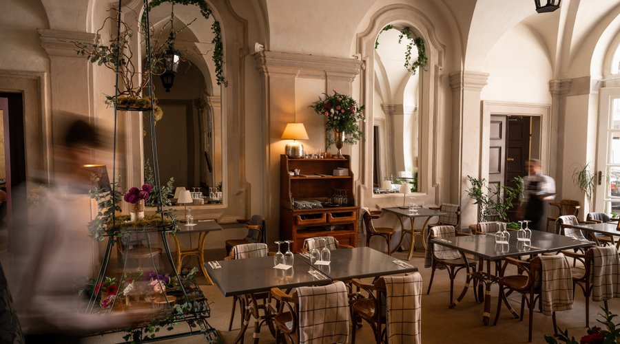Welcome to Cafe de Paris Prague