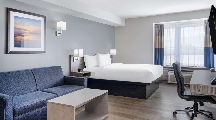 Guest room