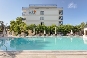 Pool & Beach
