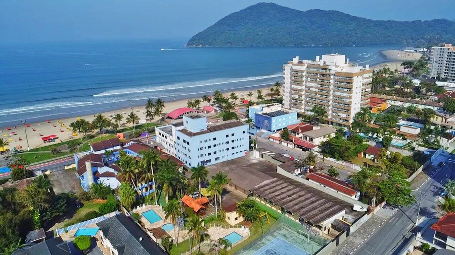 Vista aérea do nosso hotel, frente ao mar!