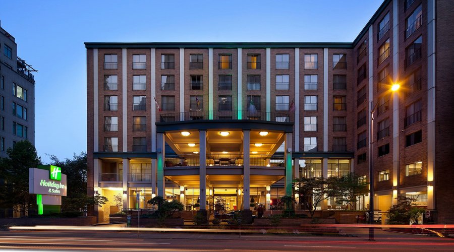 Welcome to the Holiday Inn & Suites Vancouver Downtown!
