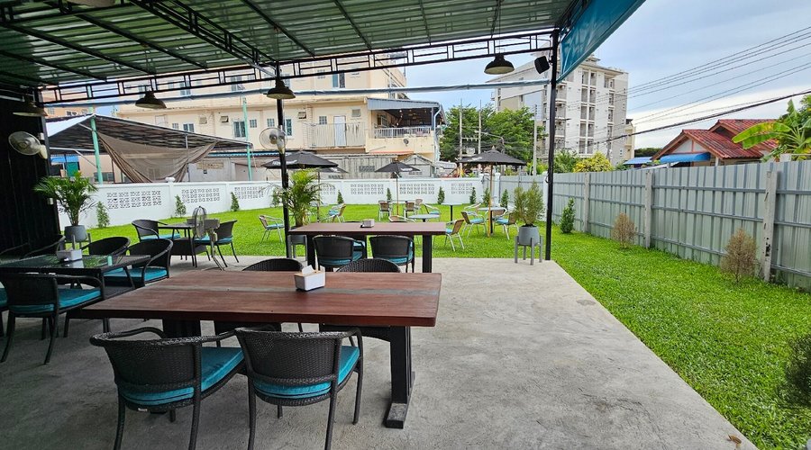Captain's Lounge Bang Saray