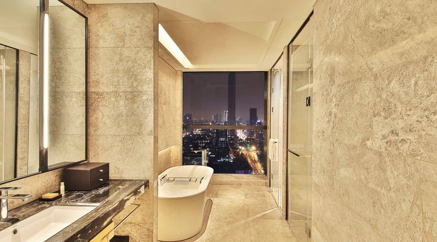 Guest room bath