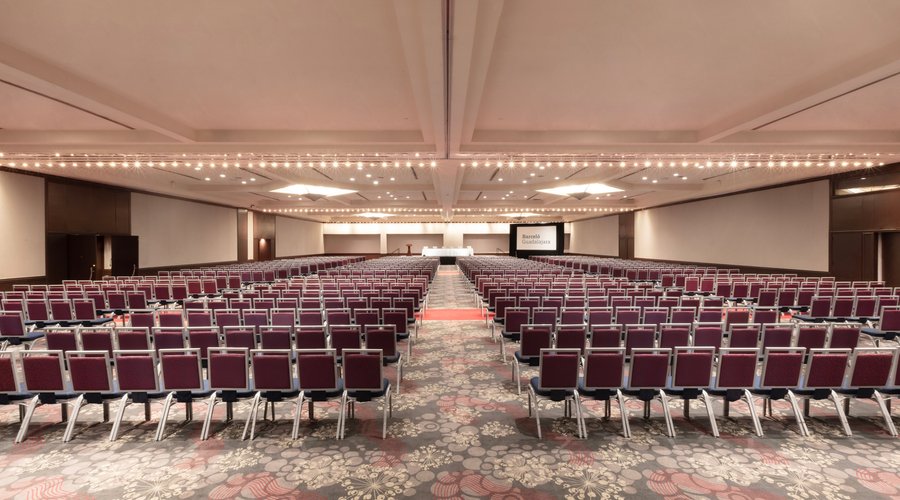 Congresos, convenciones y reuniones  Gracias a su ubicación, frente a Expo Guadalajara y el World Trade Center, el hotel Barceló Guadalajara es la opción perfecta para realizar congresos, convenciones y eventos; así como celebraciones privadas.  Además, a sus 22 salas de reuniones se suman excelentes servicios adicionales que otorgan un valor agregado para quien busca la localización perfecta en Guadalajara, sin perder detalle con sus invitados.