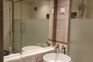 Room & Suite
