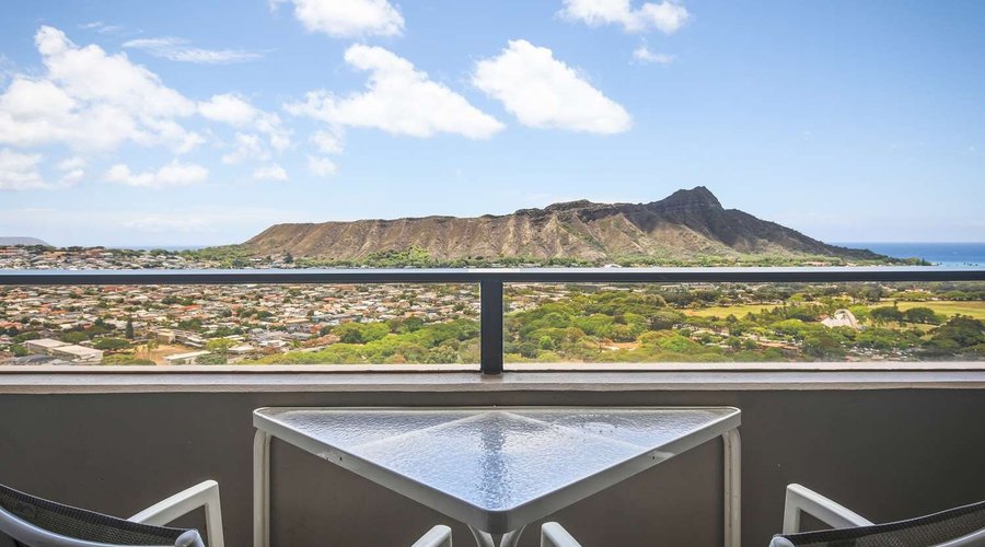 Aston Waikiki Sunset - 2 Bedroom Ocean View Balcony