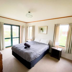 Master Bedroom (cottages) 