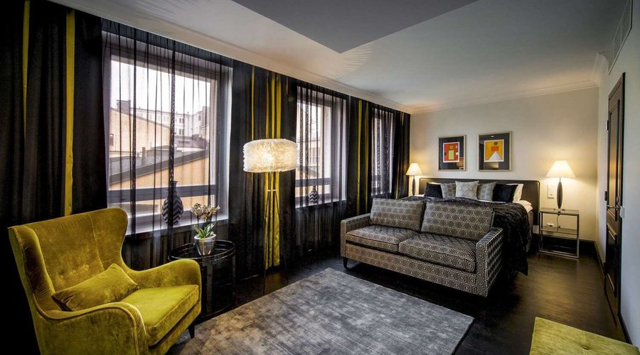 Well-equipped guest room