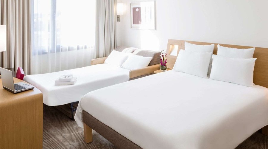 Guest room