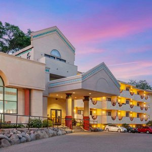Hotel exterior - Twilight