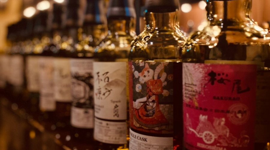 広島ウイスキーも樽違いで多数取り揃えています。限定品で、ここでしか飲めません。