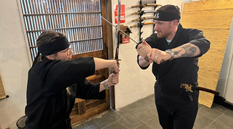 数多くのお客様に忍者武器のかっこいい使い方を教えてきた忍者スタッフがあなたに最高の思い出を提供します