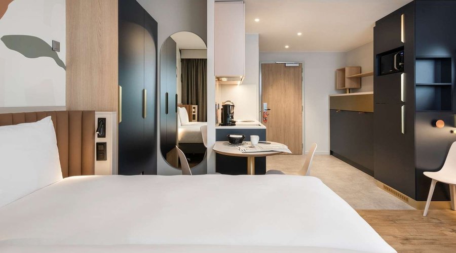 Guest room