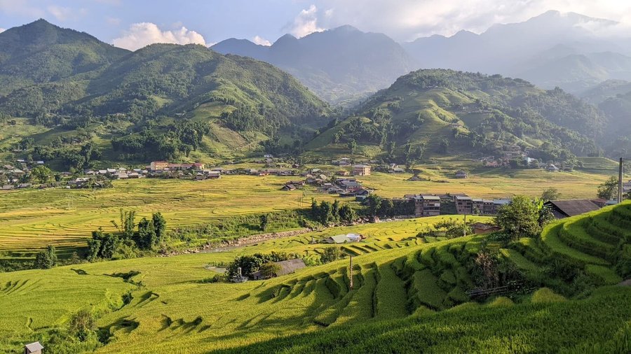 The Hmong Ethnic Trekking Tour are an ethical social impact business focusing on culture, women’s empowerment and environmental issues. ﻿We offer immersive, experiential adventures for conscientious travellers by creating unique adventures whilst empowering local minority tribal people in better providing for themselves.  Our experiences are made for you & enhanced by our team of local guides who will use their vast knowledge & skills to support you in finding something special in amazing North 