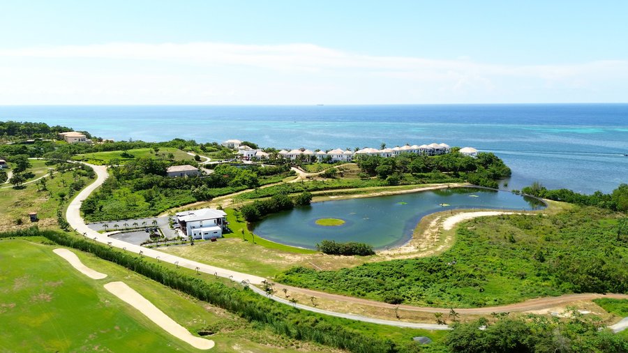 Pete's Place, our driving range, the only one in Roatan