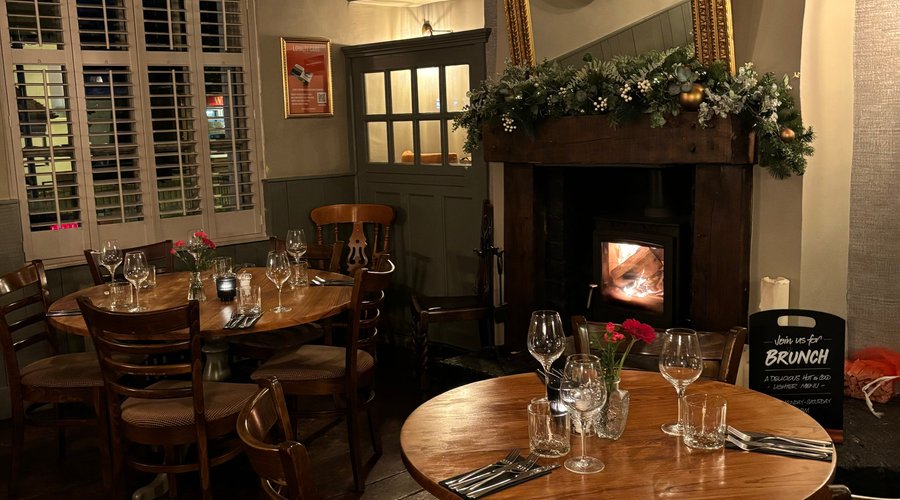 Restaurant seating area 