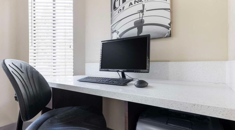 Computer station
