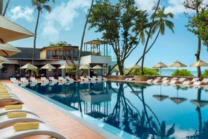 Pool & Beach