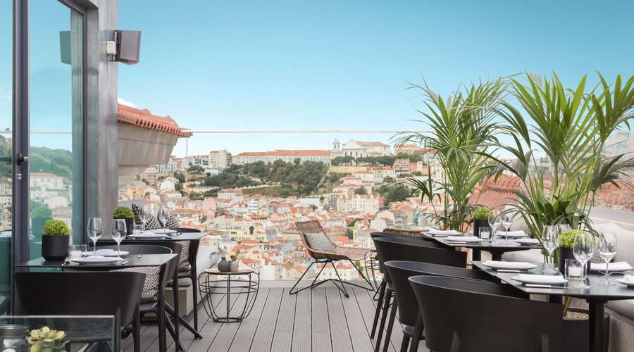Lumi Rooftop Bar & Restaurant