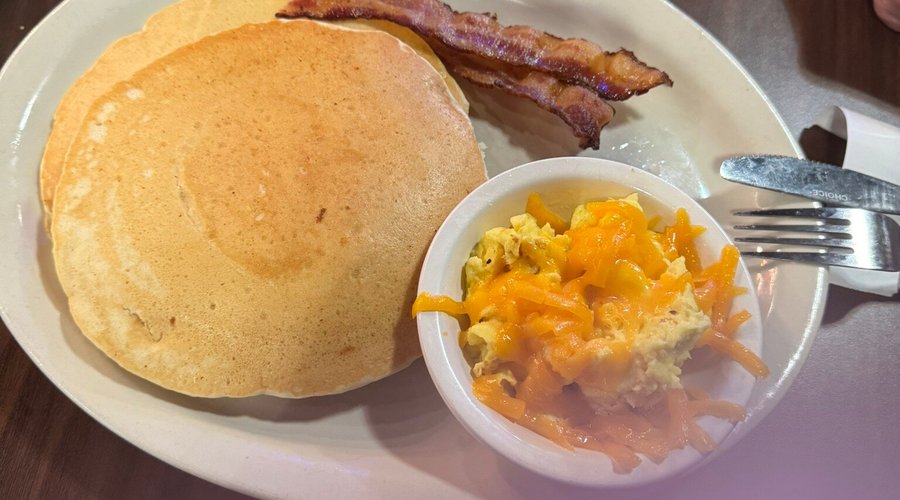 Billy's Grille & Bar