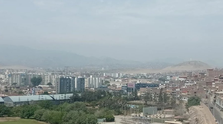 Foto de lo alto del morro solar, lima sur!! Vista a la ciudad heroica de chorrillos!! Malecón, playa, comida y Cultura
