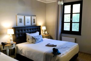Room & Suite