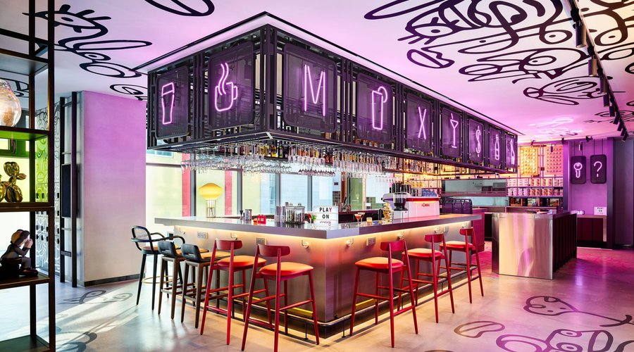 Bar Moxy