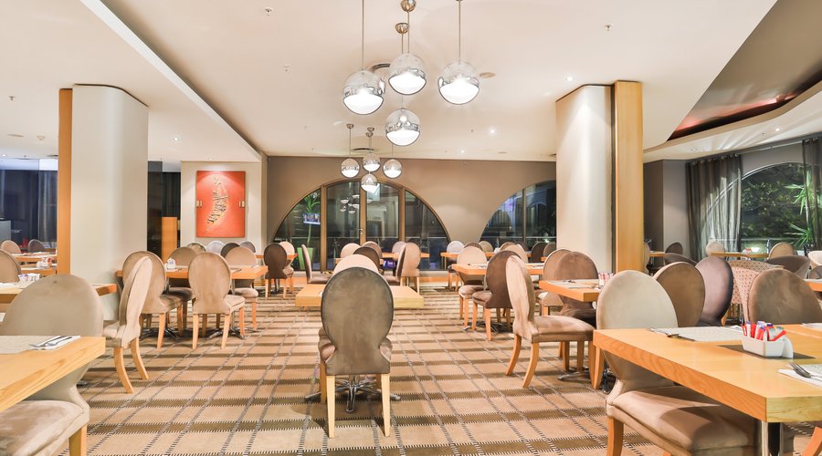 Sit in our Great Room for a delicious Express Start Breakfast.