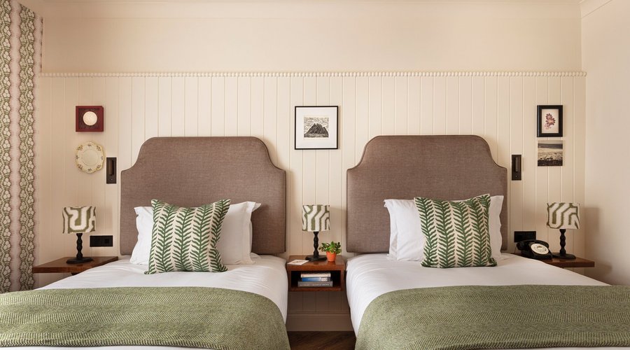 The Ashe Hotel - Deluxe Super Twin Bedroom