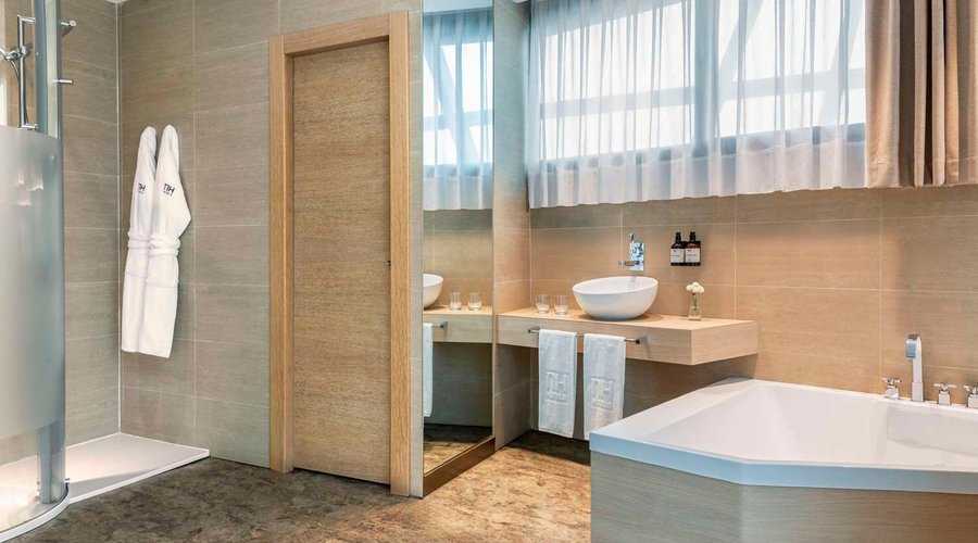 NH Gijon Room bathroom junior suite terrace