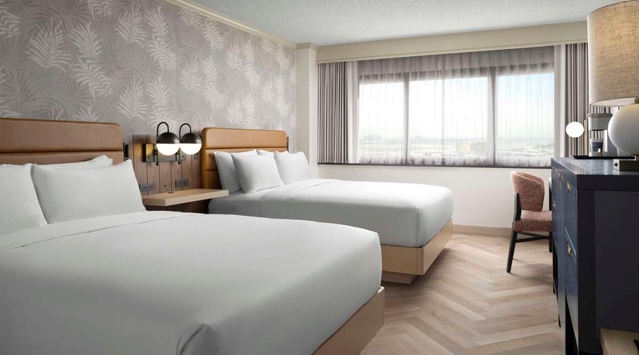 SHR LosAngelesAirportLAX GuestRoom DeluxeQueen