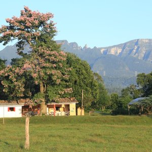 Vista chegada da propriedade.