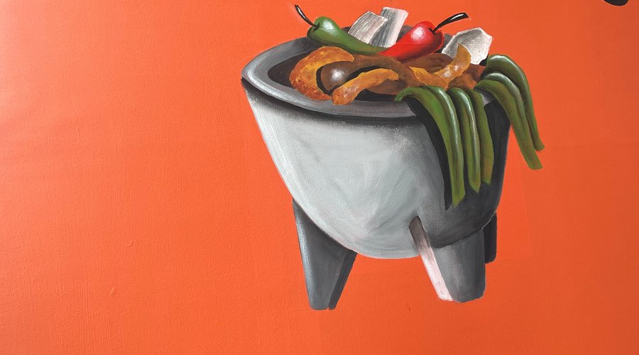 Y no lloro porque te fuiste, si no porque te llevaste el molcajete